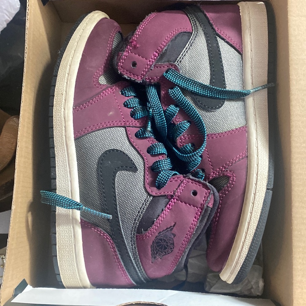 Jordan 1 retro size 1 good condition